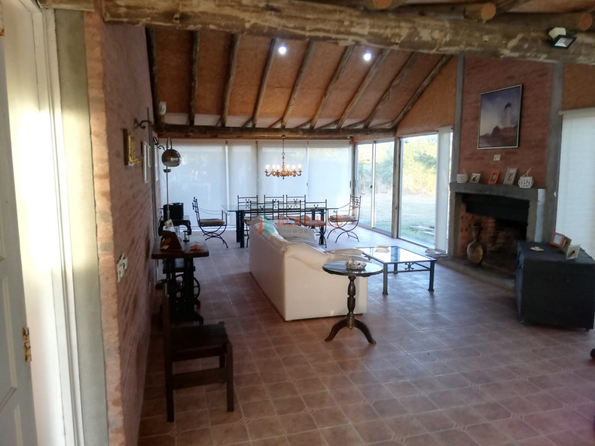 Casa Ref.2434/Casa-en-Balneario-Buenos-Aires,-4-dormitorios-* - Casa en Balneario Buenos Aires, 4 dormitorios *