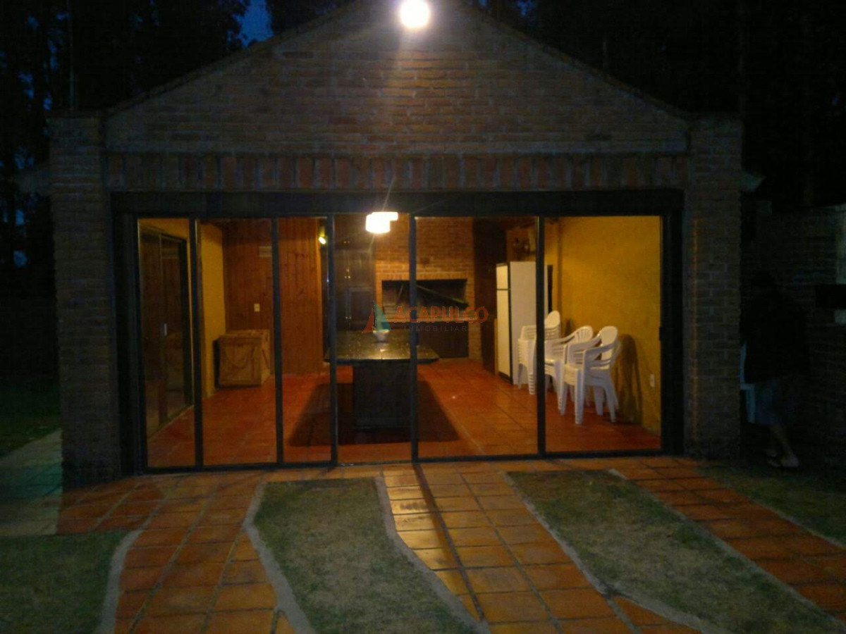 Casa Ref.2564/Casa-en-Jardines-de-Cordoba,-3-dormitorios-* - Casa en Jardines de Cordoba, 3 dormitorios *