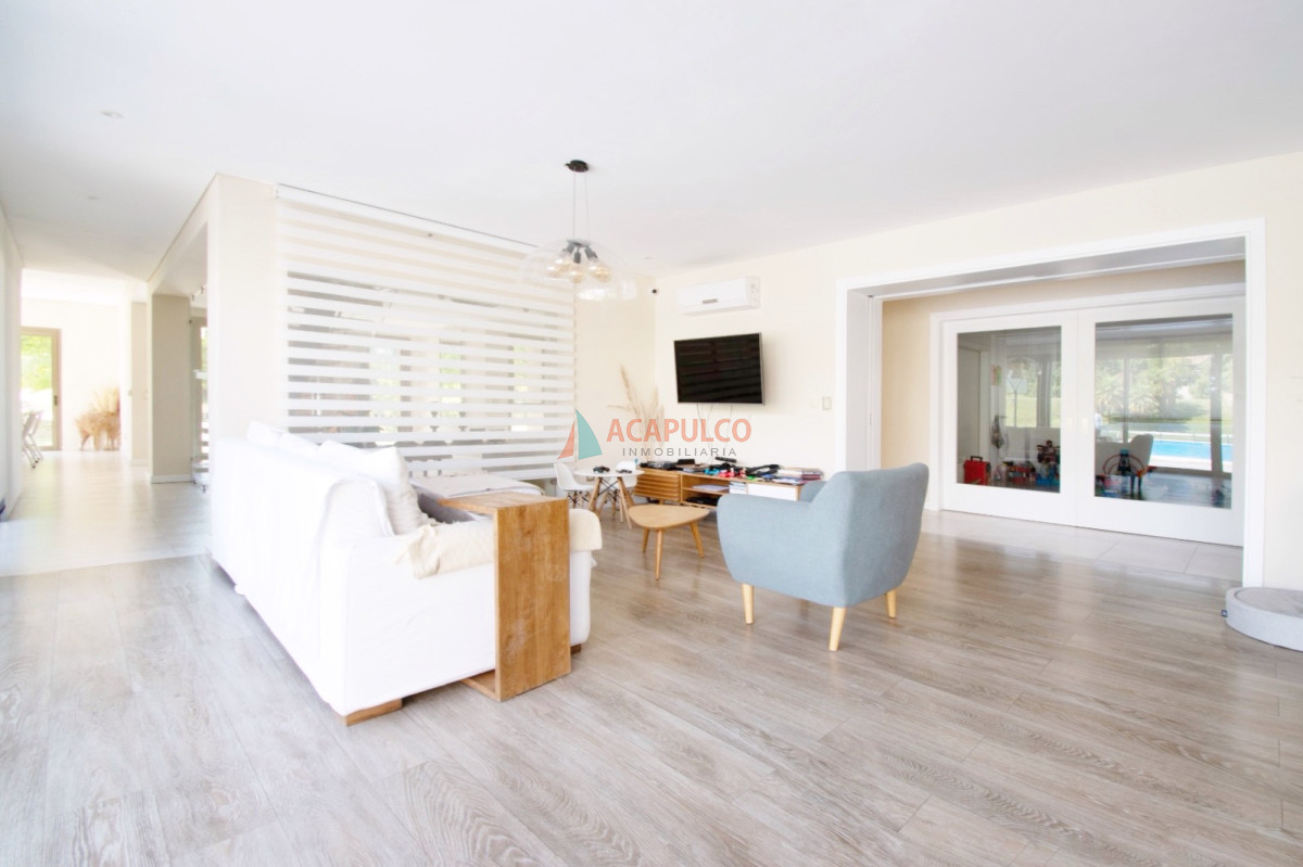 Casa ID.5539 - Venta Casa Barrio Privado  4 dormitorios, barbacoa cerrada, piscina climatizada, jacuzzi, sauna y gimnasio