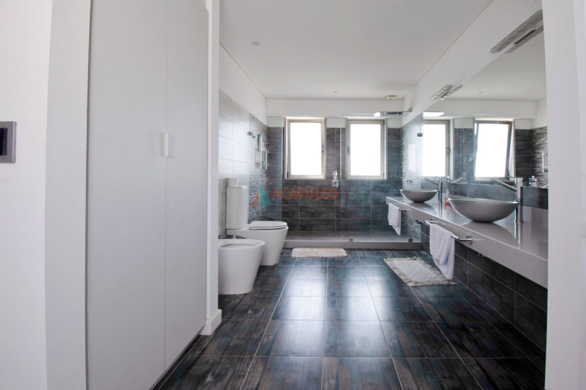 Casa ID.6130 - Venta Casa Barrio Privado  4 dormitorios, barbacoa cerrada, piscina climatizada, jacuzzi, sauna y gimnasio