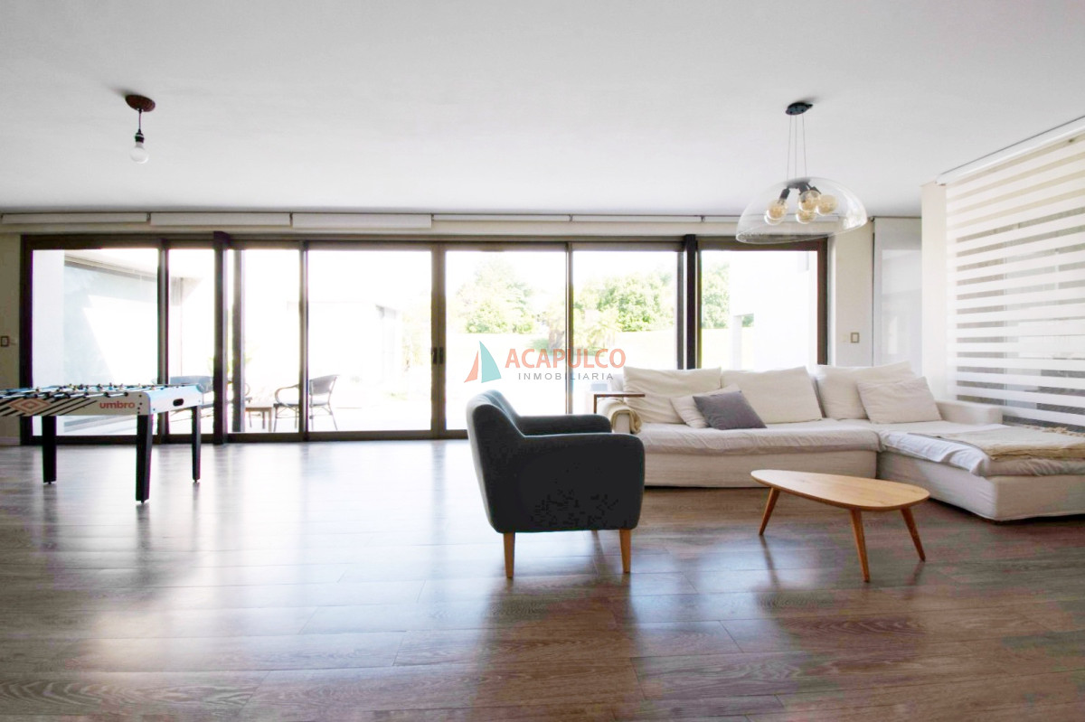 Casa ID.6130 - Venta Casa Barrio Privado  4 dormitorios, barbacoa cerrada, piscina climatizada, jacuzzi, sauna y gimnasio