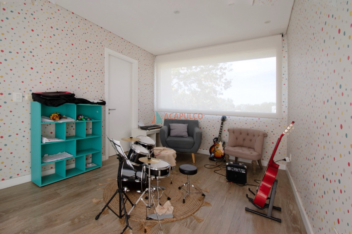 Casa ID.6130 - Venta Casa Barrio Privado  4 dormitorios, barbacoa cerrada, piscina climatizada, jacuzzi, sauna y gimnasio