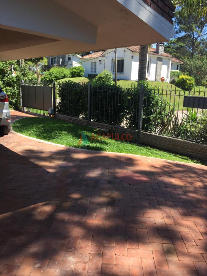 Casa Ref.2543/EXCELENTE-ZONA-MANSA,-A-300-MTS-DEL-MAR. - EXCELENTE ZONA MANSA, A 300 MTS DEL MAR.