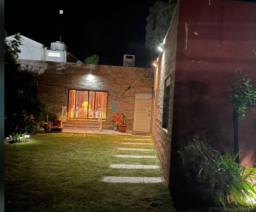 Casa Ref.2693 - Casa en Balneario Buenos Aires, 2 dormitorios 