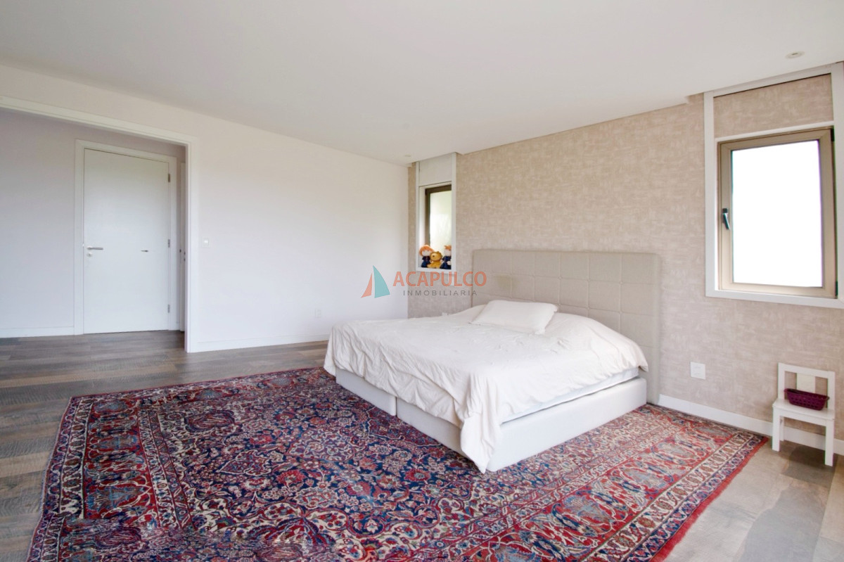 Casa ID.5539 - Venta Casa Barrio Privado  4 dormitorios, barbacoa cerrada, piscina climatizada, jacuzzi, sauna y gimnasio