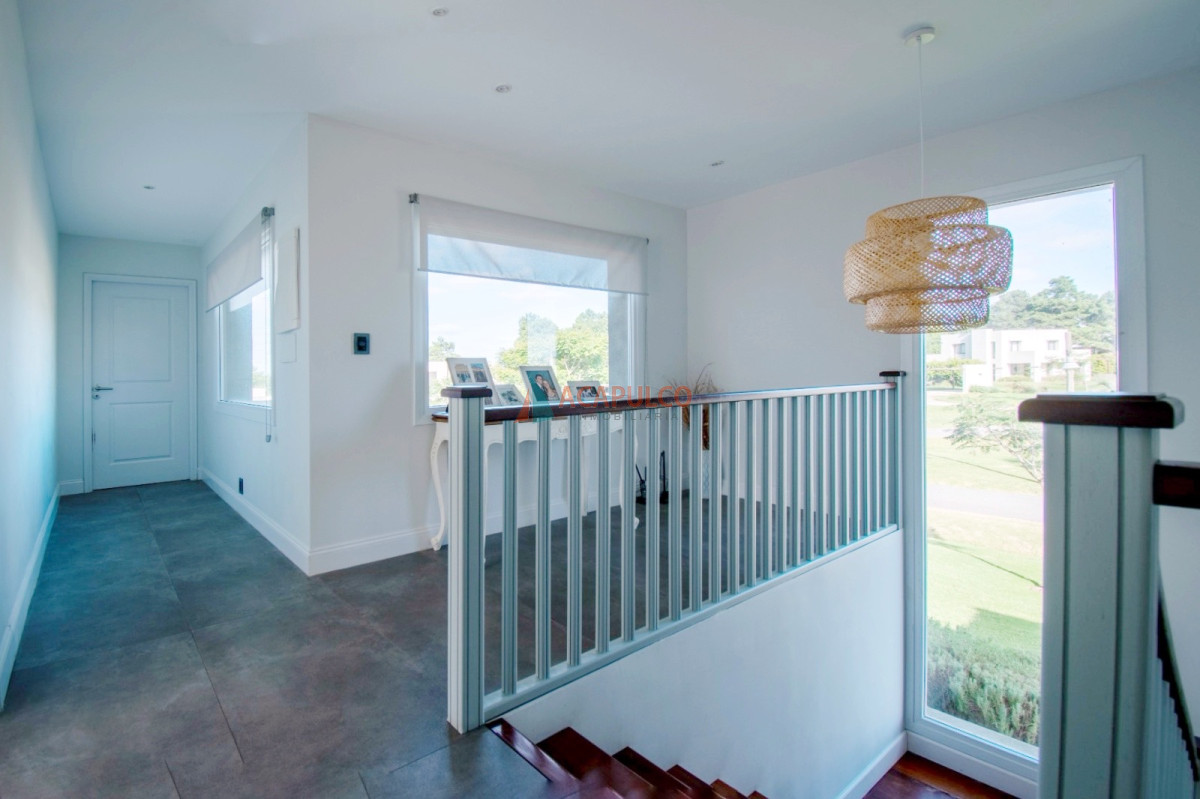 Casa ID.5190 - Venta Casa 4 dormitorios Barrio Privado