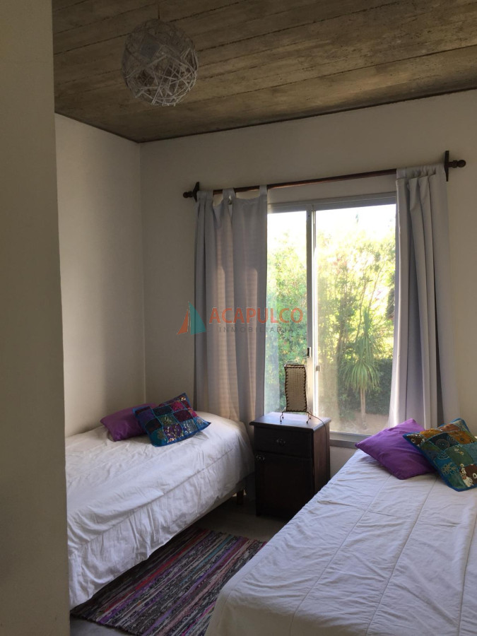 Casa Ref.2749/ALQUILER-EXCELENTE-PROPIEDAD-LA-BARRA-3-dormitorios-Aire-acondicionado-alarma- - ALQUILER EXCELENTE PROPIEDAD LA BARRA 3 dormitorios Aire acondicionado alarma 