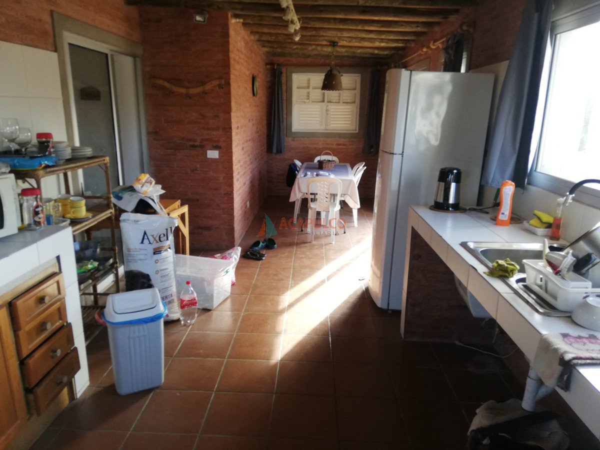 Casa Ref.2434/Casa-en-Balneario-Buenos-Aires,-4-dormitorios-* - Casa en Balneario Buenos Aires, 4 dormitorios *