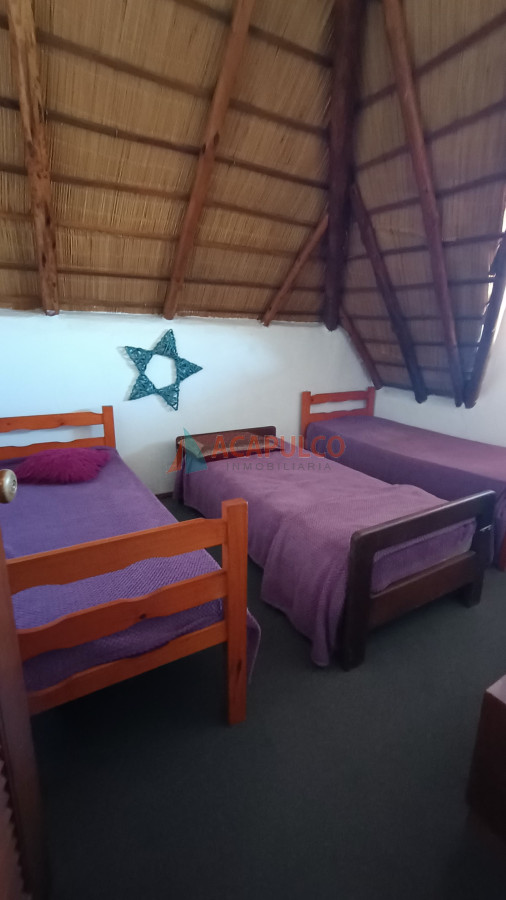 Casa Ref.2443 - Casa en Balneario Buenos Aires, 4 dormitorios 