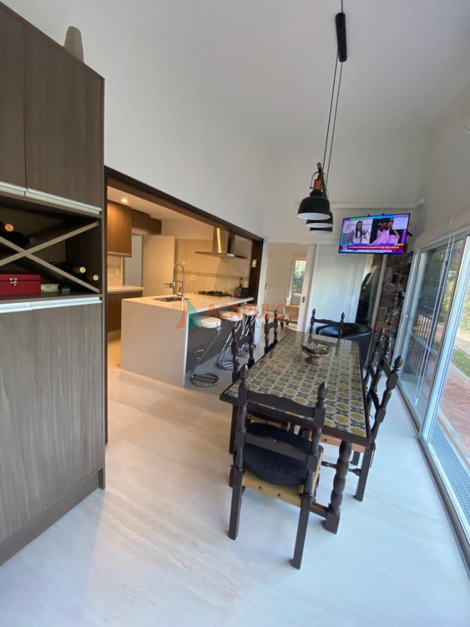 Casa Ref.2543/EXCELENTE-ZONA-MANSA,-A-300-MTS-DEL-MAR. - EXCELENTE ZONA MANSA, A 300 MTS DEL MAR.