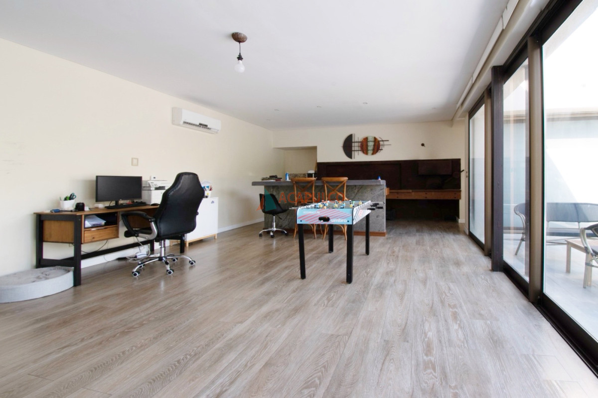 Casa ID.5539 - Venta Casa Barrio Privado  4 dormitorios, barbacoa cerrada, piscina climatizada, jacuzzi, sauna y gimnasio