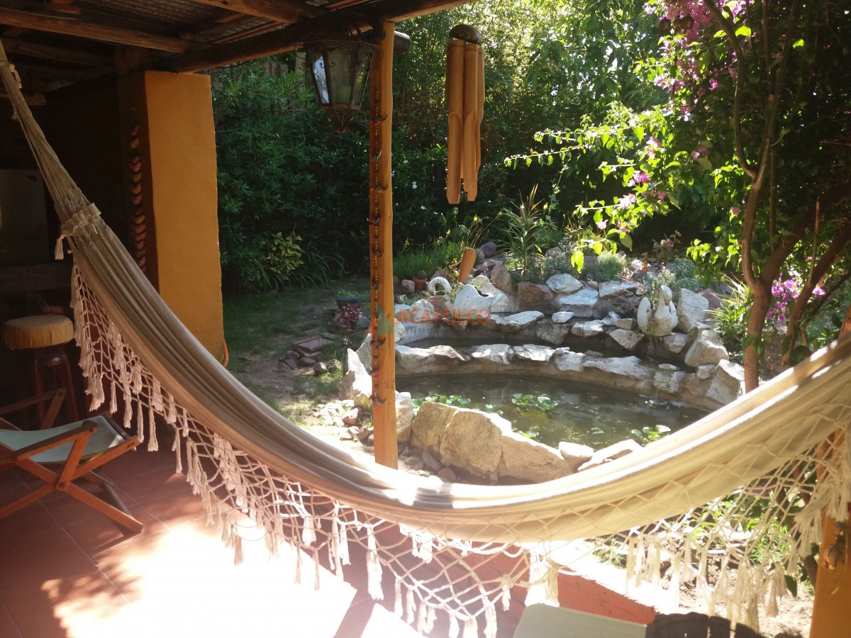Casa Ref.3361/JARDINES-DE-CORDOBA-CASA-DE-3-DORMITORIOS-Y-PARRILLERO-MUY-COMODA---Punta-del-Este- - JARDINES DE CORDOBA CASA DE 3 DORMITORIOS Y PARRILLERO MUY COMODA - Punta del Este 