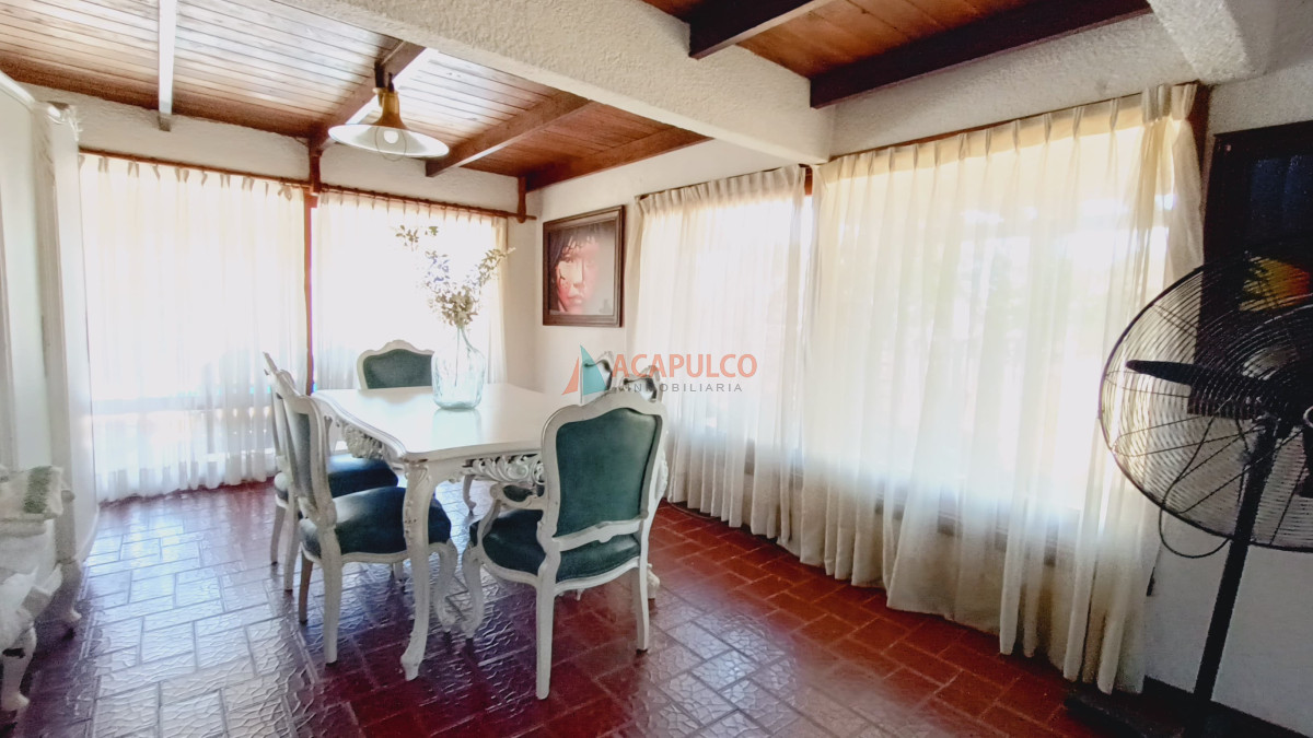 Casa Ref.2443 - Casa en Balneario Buenos Aires, 4 dormitorios 