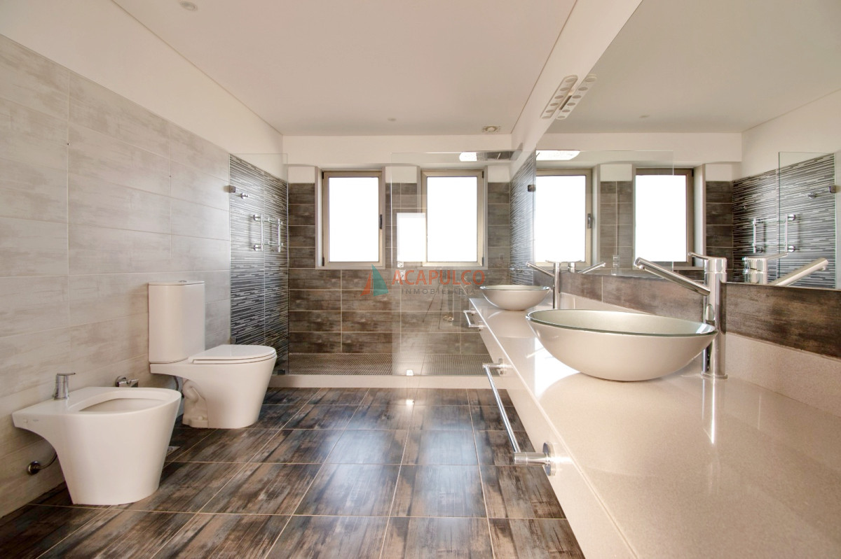 Casa ID.6184 - Venta Casa Barrio Privado  4 dormitorios, barbacoa cerrada, piscina climatizada, jacuzzi, sauna y gimnasio