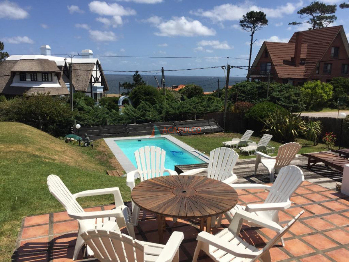 Casa ID.2044 - Casa en Mansa, 6 dormitorios  - piscina climatizada