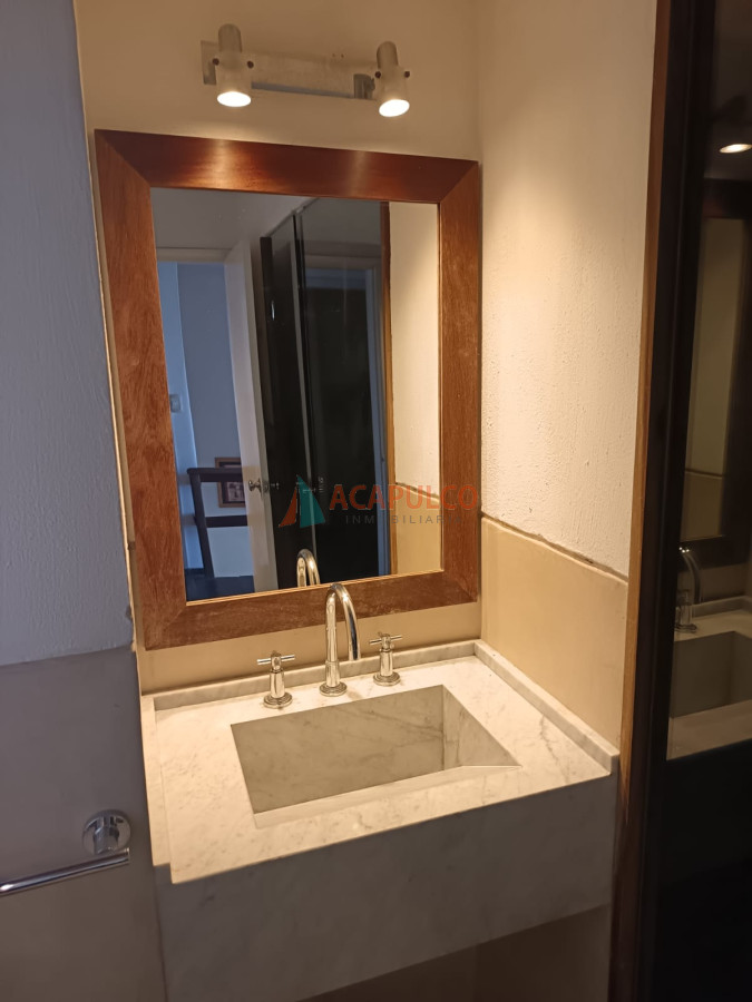 Apartamento ID.4702 - Casa en venta en La Barra frente al Mar 