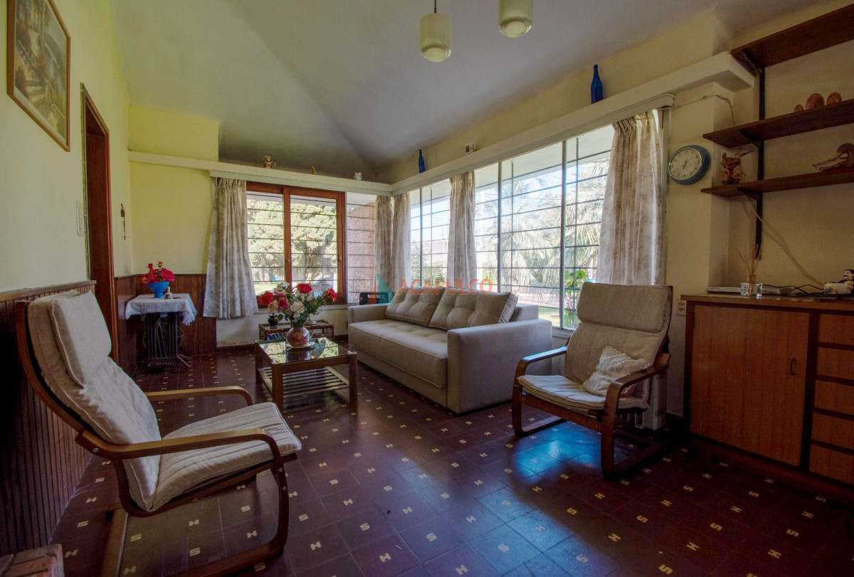Casa Ref.6145 - Venta casa 3 dormitorios garaje y fondo en Atlántida