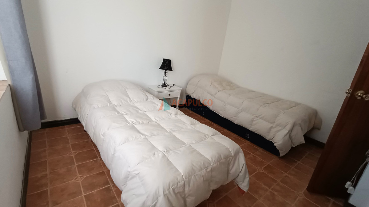 Casa Ref.2459 - Venta de cómoda casa en La Barra - 3 dormtiorios y 2 baños