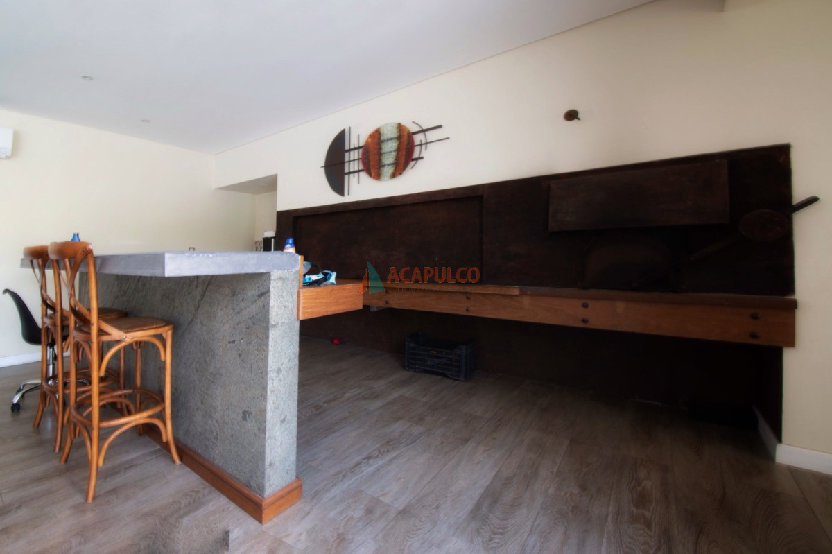 Casa ID.5539 - Venta Casa Barrio Privado  4 dormitorios, barbacoa cerrada, piscina climatizada, jacuzzi, sauna y gimnasio