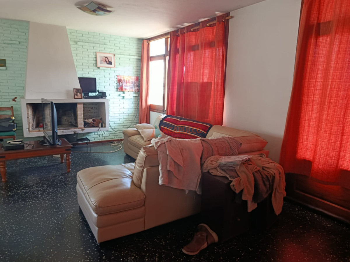 Casa ID.6463 - VENDE CASA EN LA MANSA ! IDEAL INVERSOR!! ZONA TRANSITADA