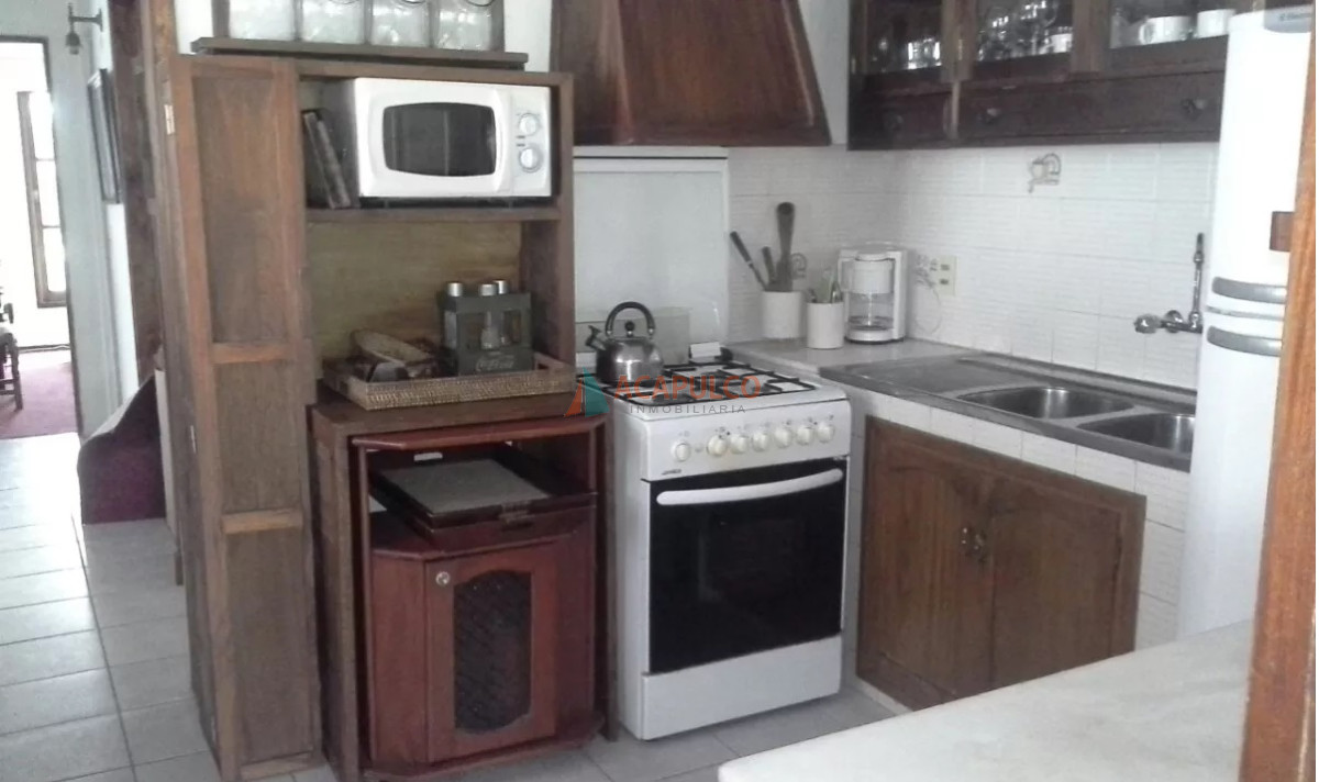 Casa Ref.3361/JARDINES-DE-CORDOBA-CASA-DE-3-DORMITORIOS-Y-PARRILLERO-MUY-COMODA---Punta-del-Este- - JARDINES DE CORDOBA CASA DE 3 DORMITORIOS Y PARRILLERO MUY COMODA - Punta del Este 