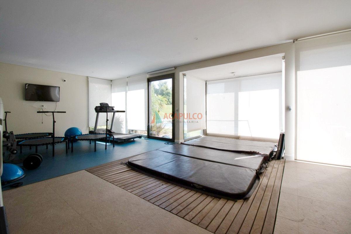 Casa ID.5539 - Venta Casa Barrio Privado  4 dormitorios, barbacoa cerrada, piscina climatizada, jacuzzi, sauna y gimnasio