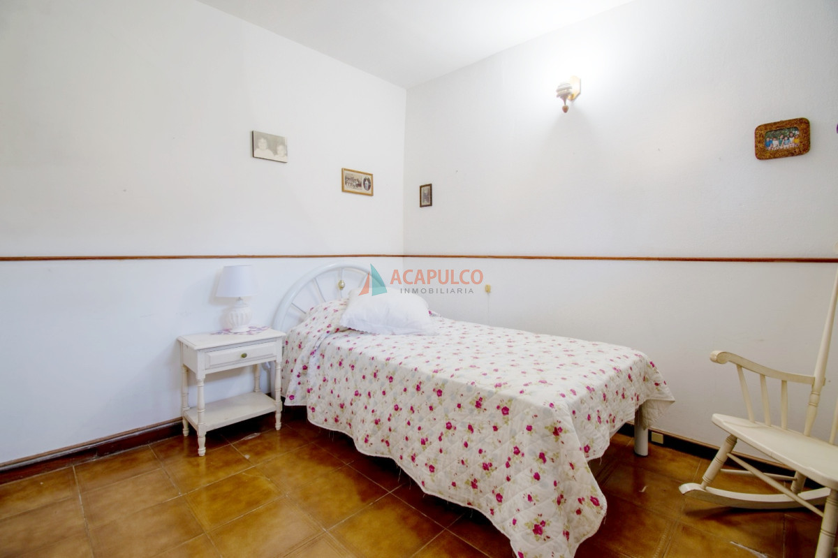 Casa Ref.6145 - Venta casa 3 dormitorios garaje y fondo en Atlántida