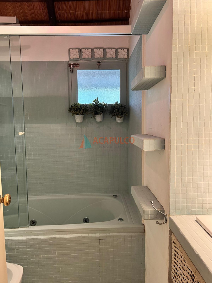 Casa Ref.4722 - HERMOSO CHALET EN PINARES DE 4 DORMITORIOS CON PISCINA