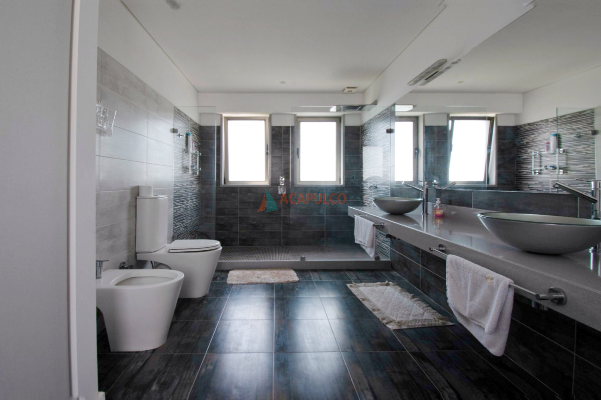 Casa ID.5539 - Venta Casa Barrio Privado  4 dormitorios, barbacoa cerrada, piscina climatizada, jacuzzi, sauna y gimnasio