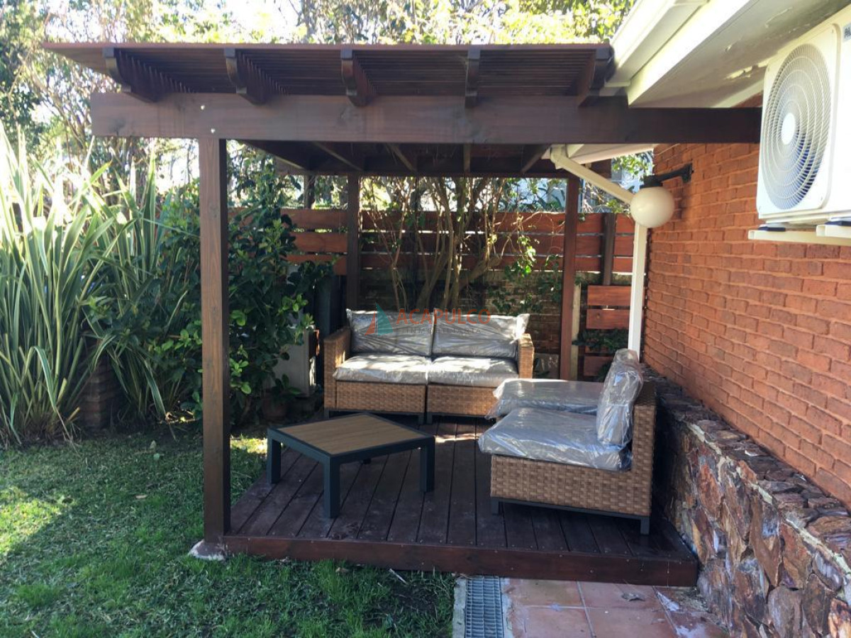 Casa Ref.2543/EXCELENTE-ZONA-MANSA,-A-300-MTS-DEL-MAR. - EXCELENTE ZONA MANSA, A 300 MTS DEL MAR.