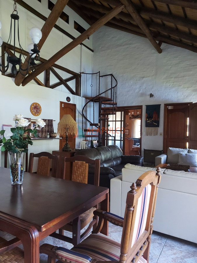Casa Ref.2610/JARDINES-DE-CORDOBA---MUY-LINDA-CASA-DE-4-DORMITORIOS- - CASA EN VENTA 4 DORMITORIOS  Y DEPENDENCIA DE SERVICIO, PUNTA DEL ESTE
