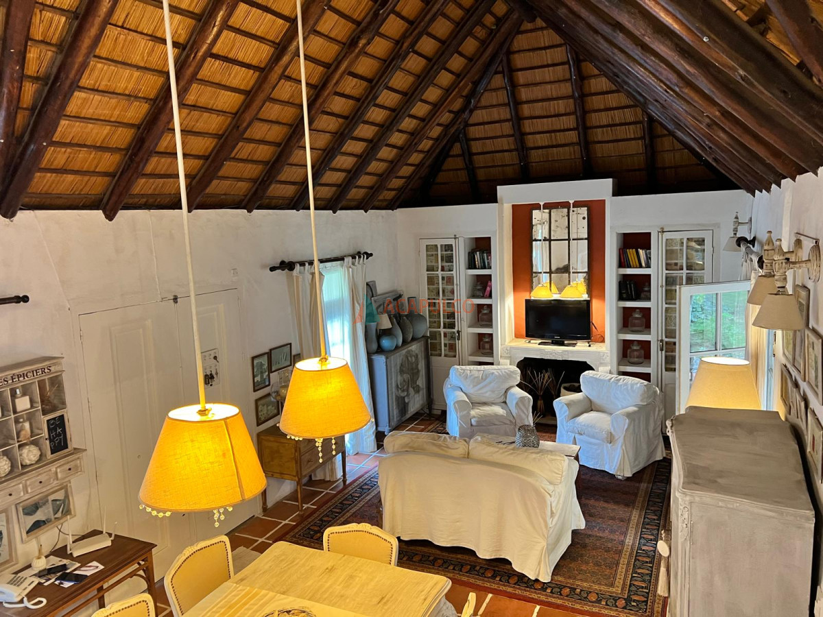 Casa Ref.4722 - HERMOSO CHALET EN PINARES DE 4 DORMITORIOS CON PISCINA