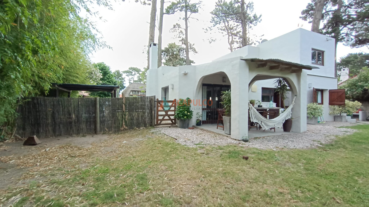 Casa Ref.2330 - CASA EN ALQUILER ZONA PINARES A 500 METROS DEL MAR
