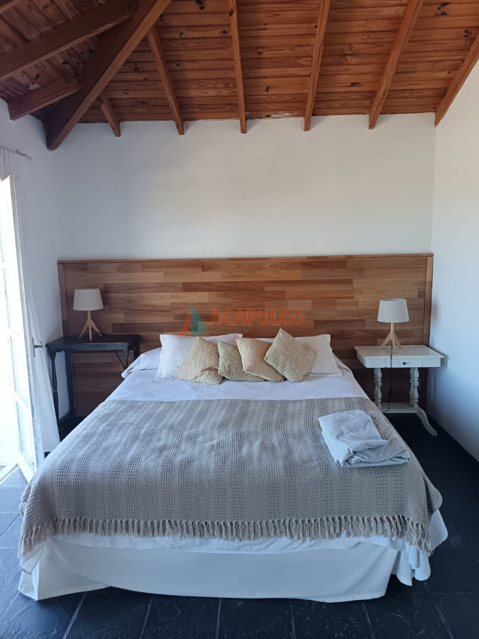 Apartamento ID.4702 - Casa en venta en La Barra frente al Mar 