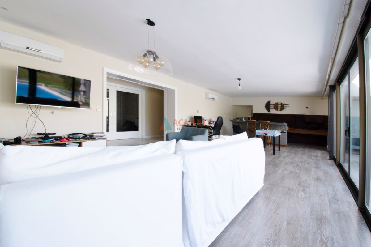 Casa ID.5539 - Venta Casa Barrio Privado  4 dormitorios, barbacoa cerrada, piscina climatizada, jacuzzi, sauna y gimnasio