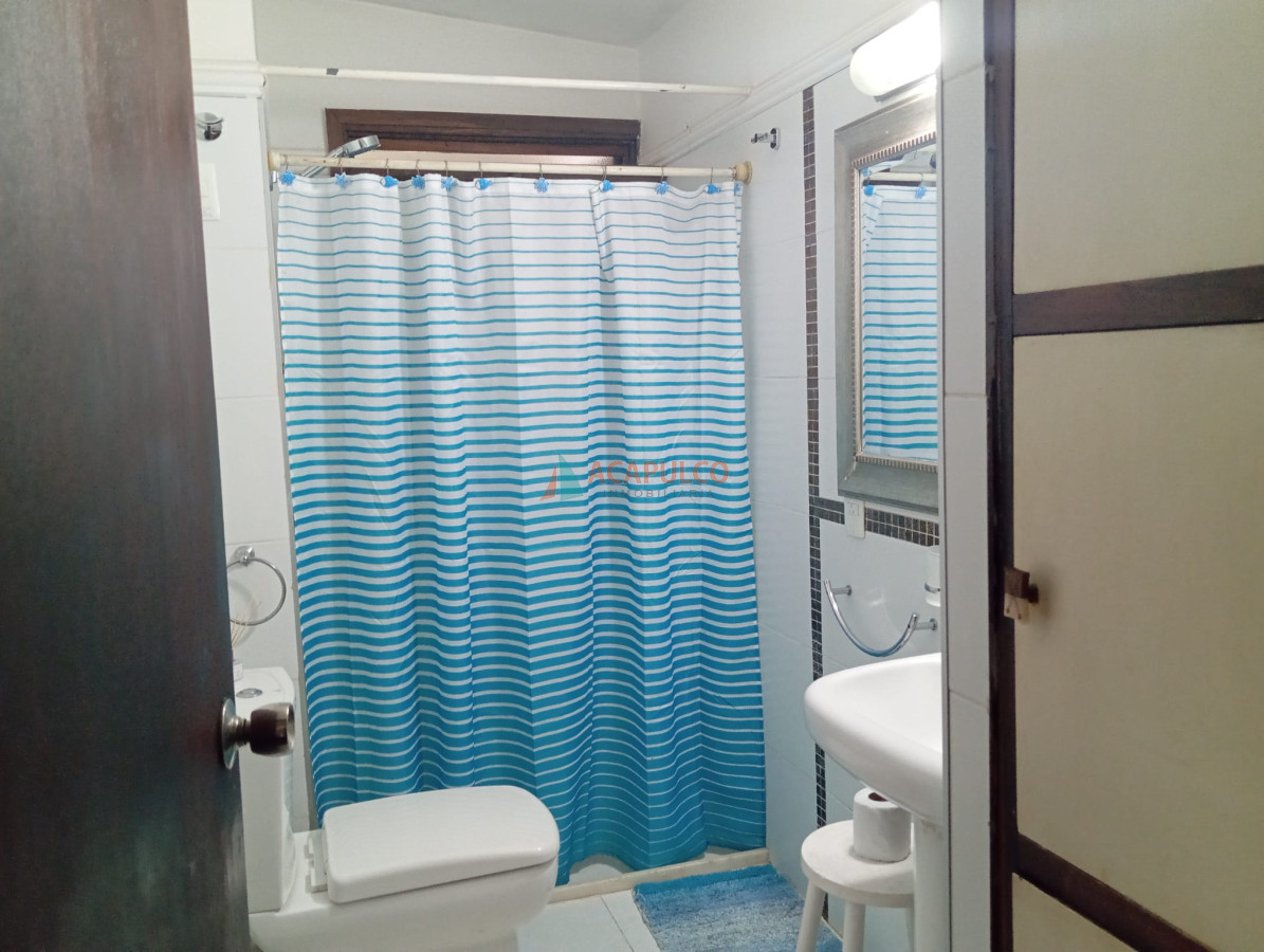 Casa Ref.2446 - CASA EN PINARES A 300 METROS DEL MAR - 4 dormitorios 3 baños y parque con Parrillero