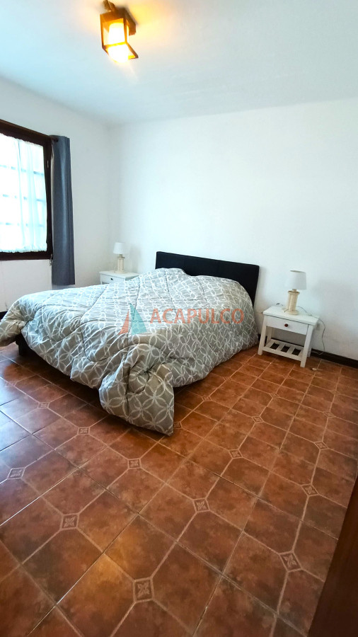 Casa Ref.2459 - Venta de cómoda casa en La Barra - 3 dormtiorios y 2 baños