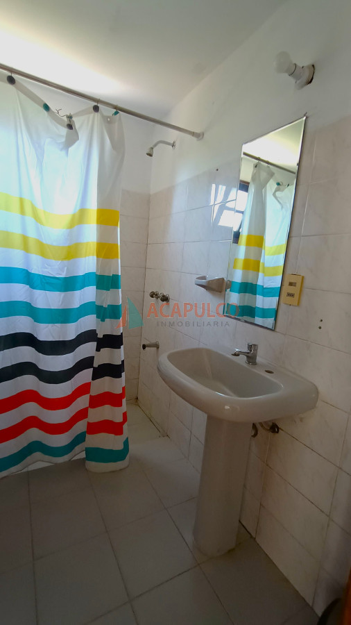 Casa Ref.2459 - Venta de cómoda casa en La Barra - 3 dormtiorios y 2 baños