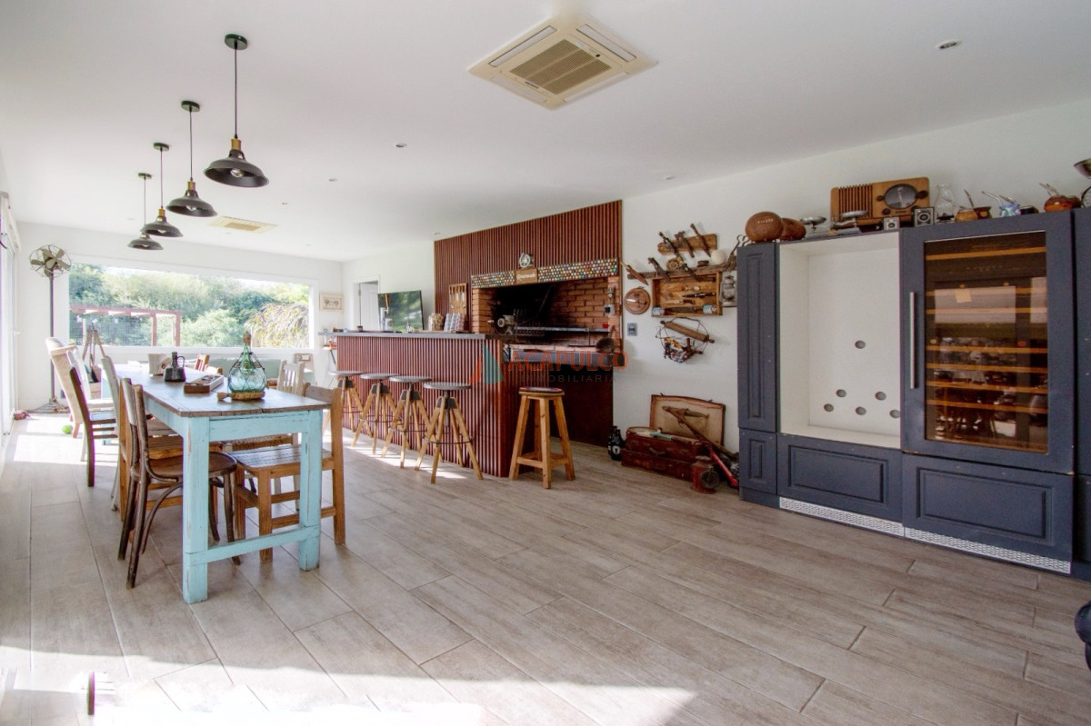 Casa ID.5190 - Venta Casa 4 dormitorios Barrio Privado