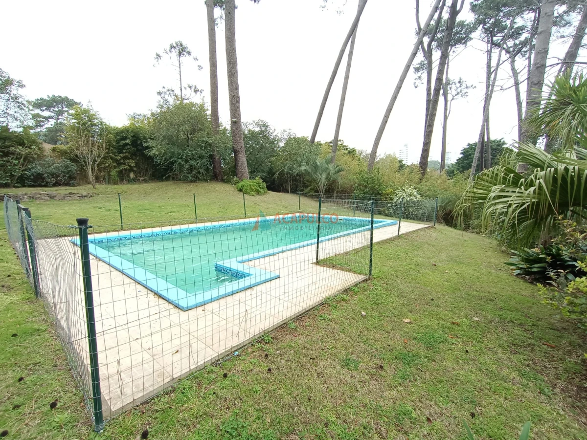 Casa Ref.2105/CASA-VENTA-PUNTA-DEL-ESTE---3-DORMITORIOS-PISCINA - CASA VENTA PUNTA DEL ESTE   3 DORMITORIOS PISCINA
