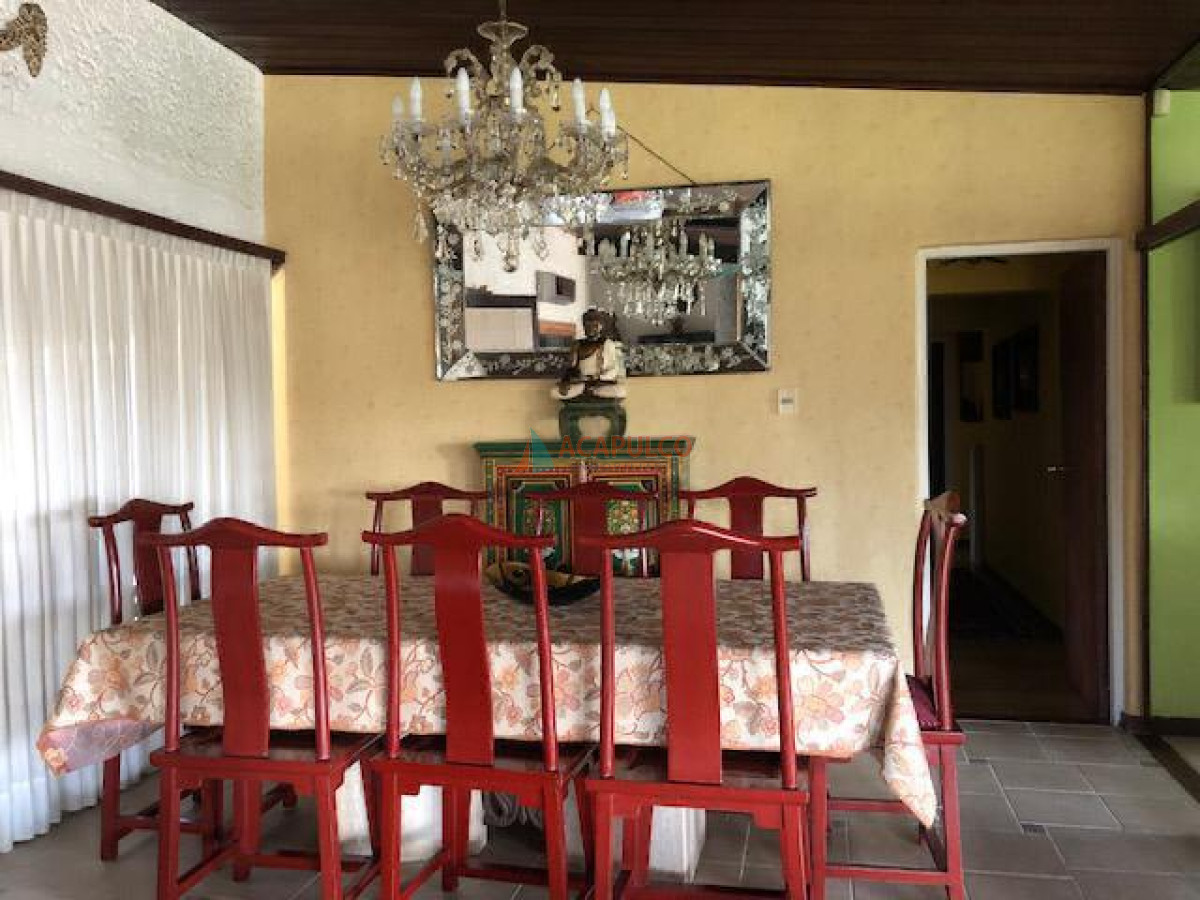 Casa ID.2044 - Casa en Mansa, 6 dormitorios  - piscina climatizada