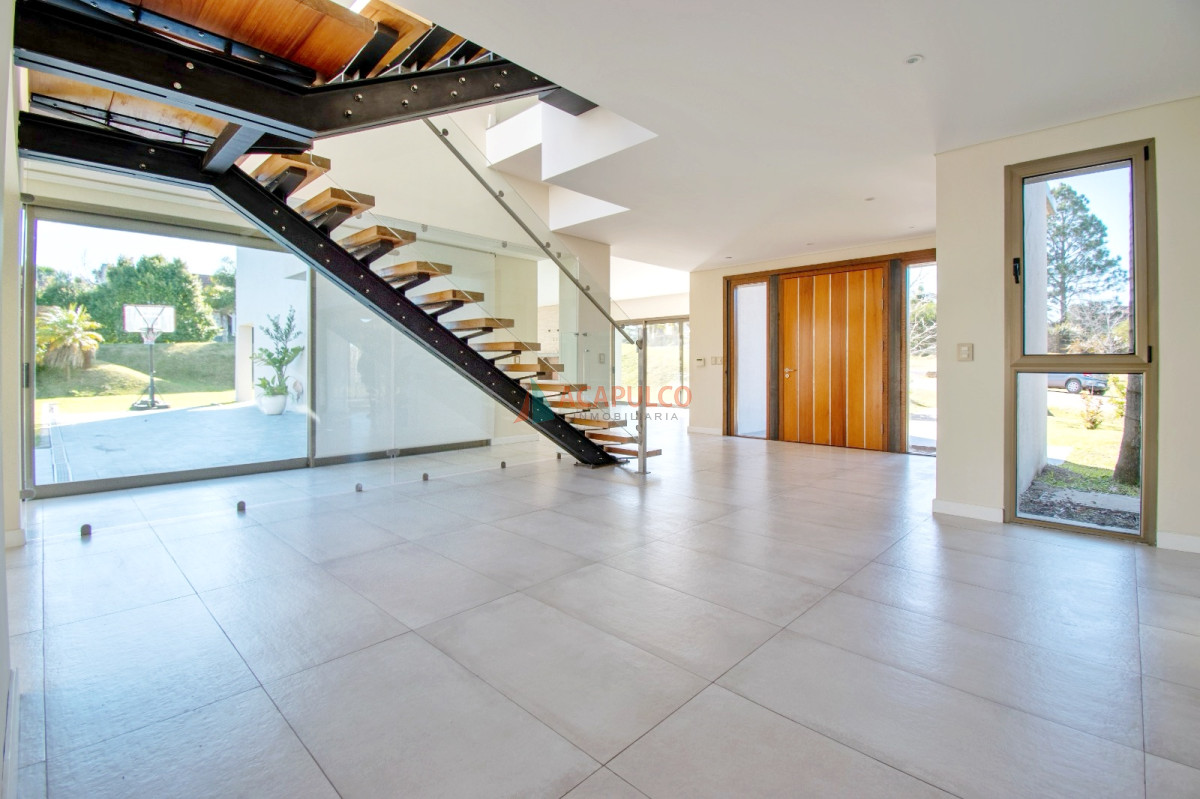 Casa ID.6184 - Venta Casa Barrio Privado  4 dormitorios, barbacoa cerrada, piscina climatizada, jacuzzi, sauna y gimnasio