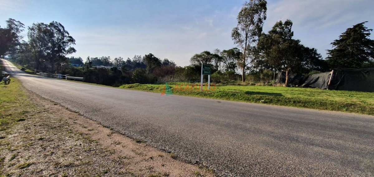Casa Ref.3735 - Se vende propiedad en Pan de Azúcar  de 9516 M2 sobre ruta 9