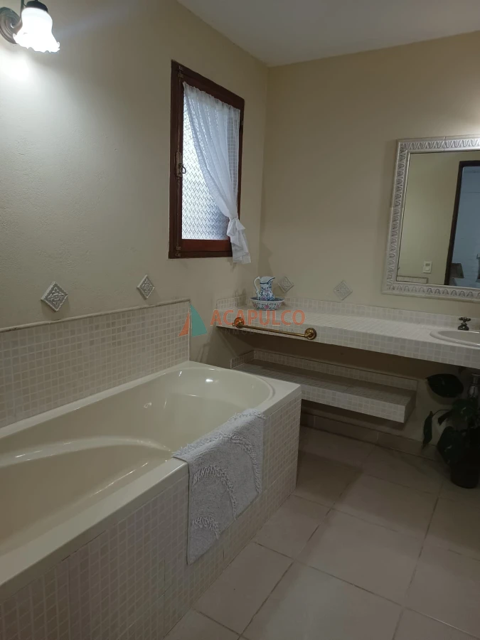 Casa Ref.2105/CASA-VENTA-PUNTA-DEL-ESTE---3-DORMITORIOS-PISCINA - CASA VENTA PUNTA DEL ESTE   3 DORMITORIOS PISCINA