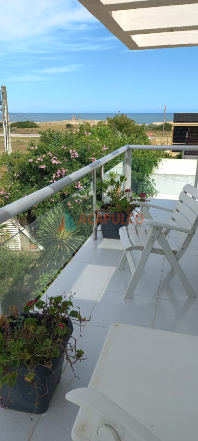 Casa Ref.4350/Casa-3-dormitorios-y-2-baños,-a-metros-del-mar-con-vistas---Balneario-Buenos-Aires - Casa 3 dormitorios y 2 baños, a metros del mar con vistas - Balneario Buenos Aires