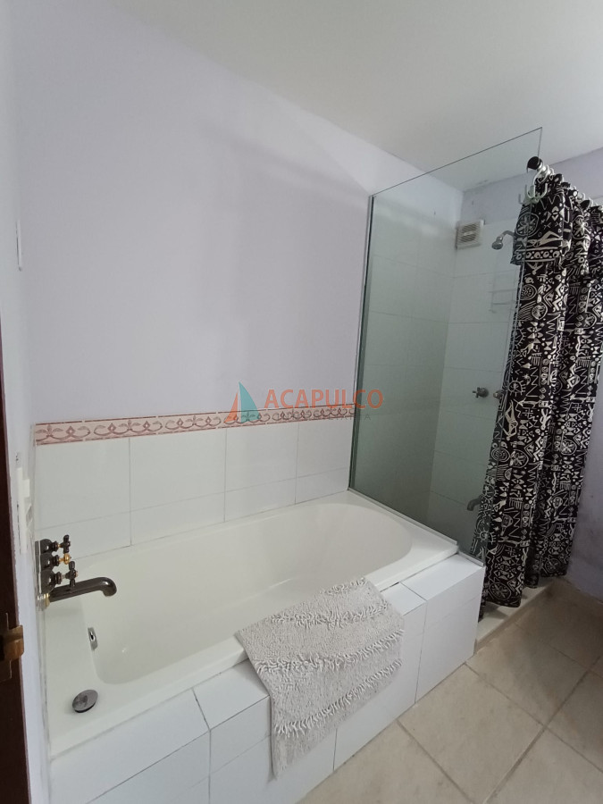 Casa Ref.2105/CASA-VENTA-PUNTA-DEL-ESTE---3-DORMITORIOS-PISCINA - CASA VENTA PUNTA DEL ESTE   3 DORMITORIOS PISCINA