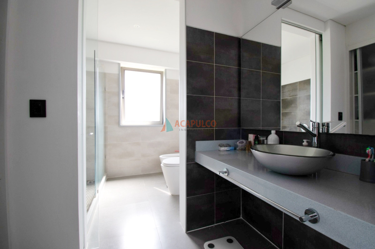 Casa ID.5539 - Venta Casa Barrio Privado  4 dormitorios, barbacoa cerrada, piscina climatizada, jacuzzi, sauna y gimnasio