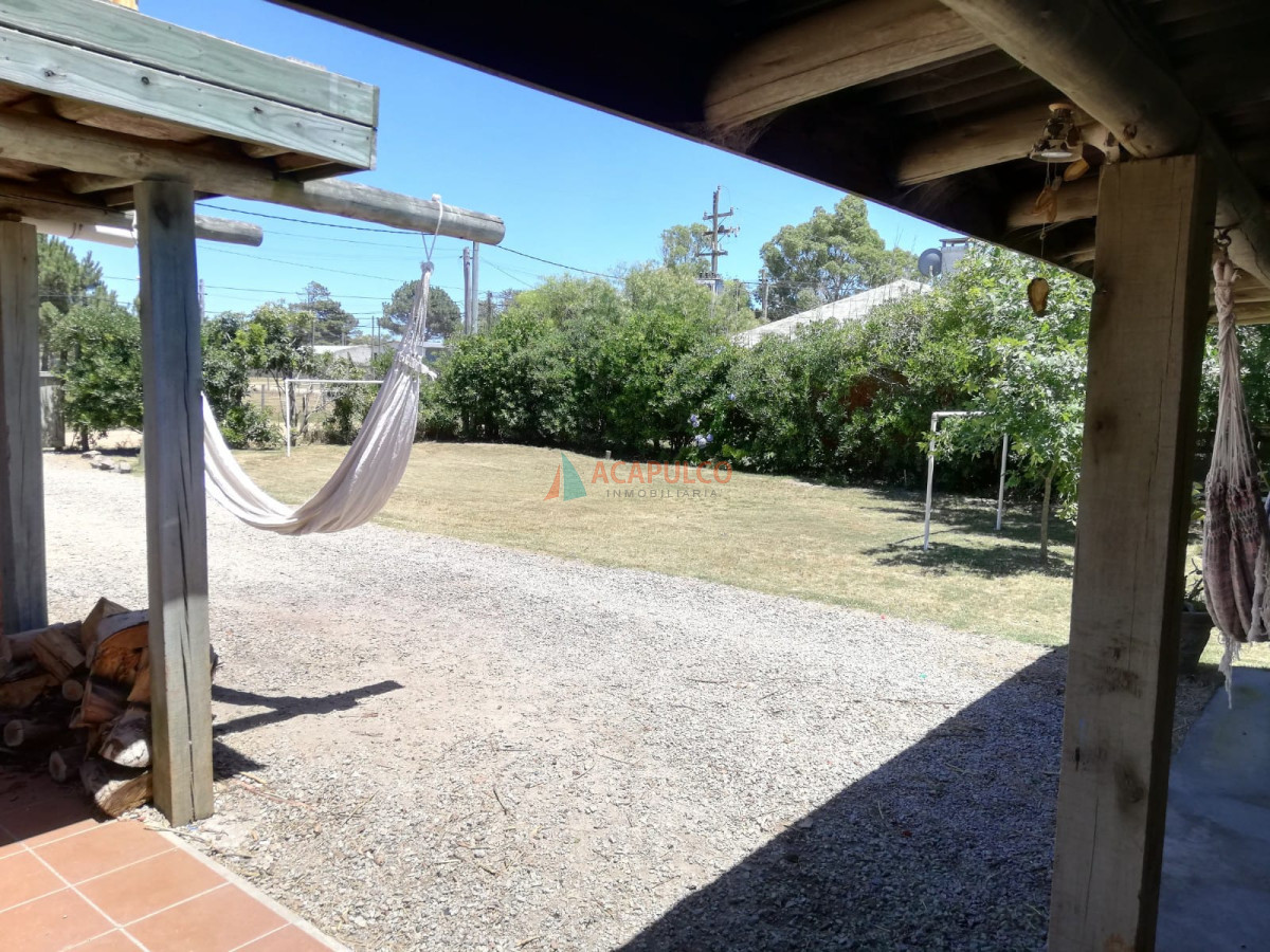Casa Ref.2434/Casa-en-Balneario-Buenos-Aires,-4-dormitorios-* - Casa en Balneario Buenos Aires, 4 dormitorios *