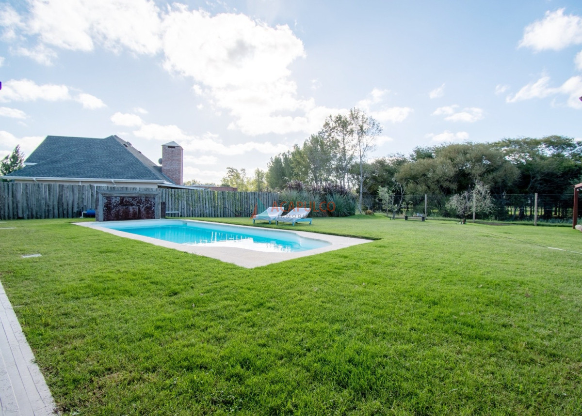 Casa ID.5190 - Venta Casa 4 dormitorios Barrio Privado