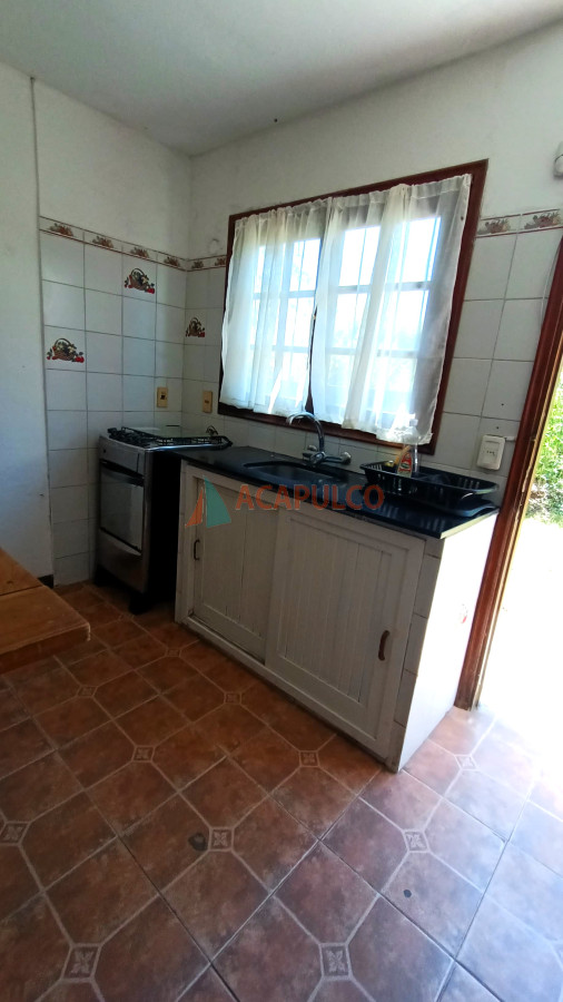 Casa Ref.2459 - Venta de cómoda casa en La Barra - 3 dormtiorios y 2 baños